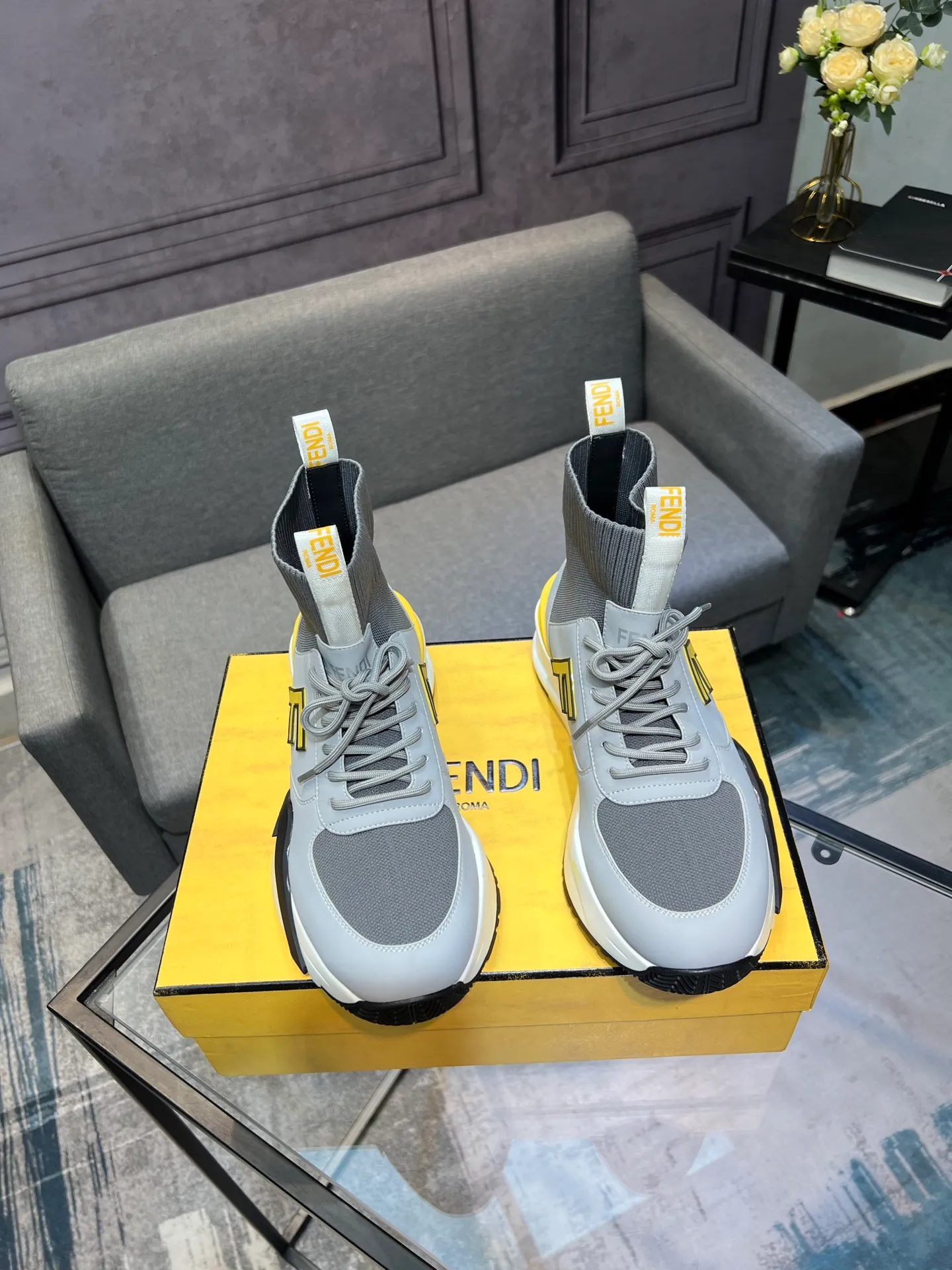 Men's shoes 💰580 FENDI men's fashion casual shoes 👟Hot sale🔥Official website 1:1 replica ⬆️Original quality - Original leather - Original breathable mesh lining Original outsole 1:1 replica, code number 38-44 (45-46 customized)